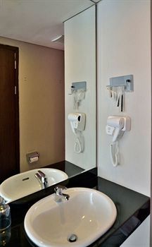 Kyriad Royal Bali 3*