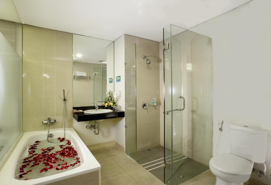 Kyriad Royal Bali 3*
