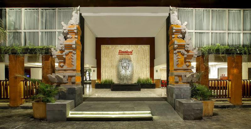 Kyriad Royal Bali 3*