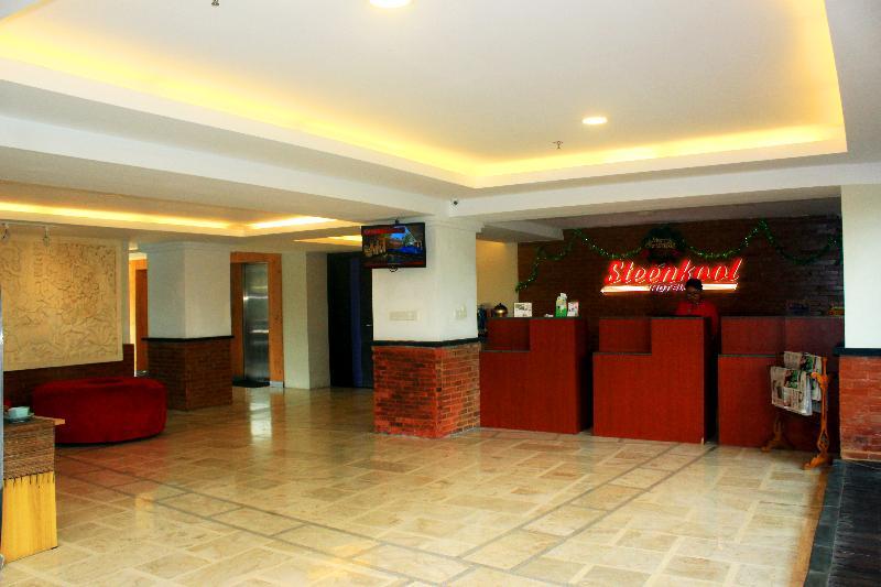 Kyriad Royal Bali 3*